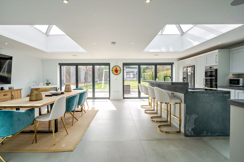 Kitchen Diner- click for photo gallery